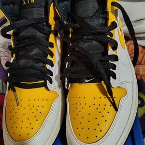 MENS JORDAN SNEAKERS-- Black, White,& Mustard M- 9.5 W- 11 Excellent Condition